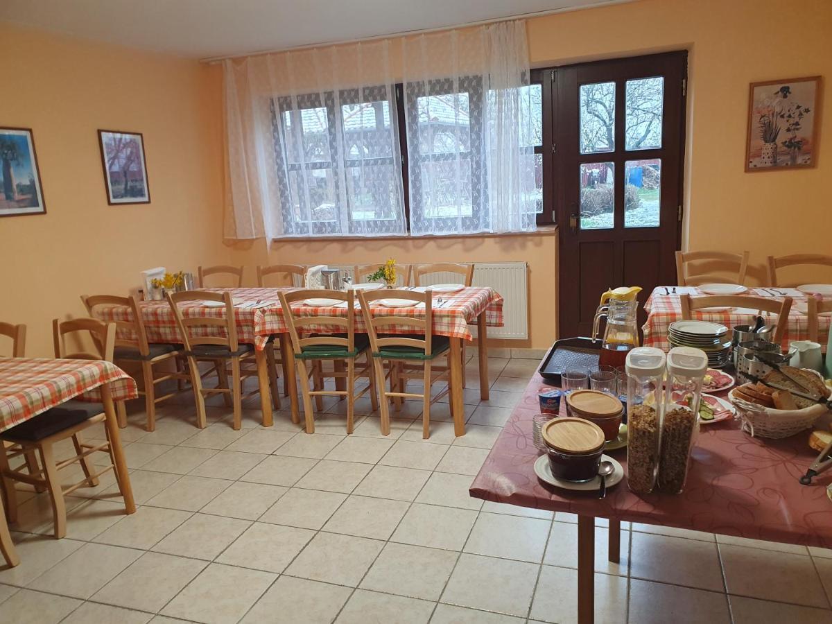 Pension Zeleny Strom Mikulov Zewnętrze zdjęcie