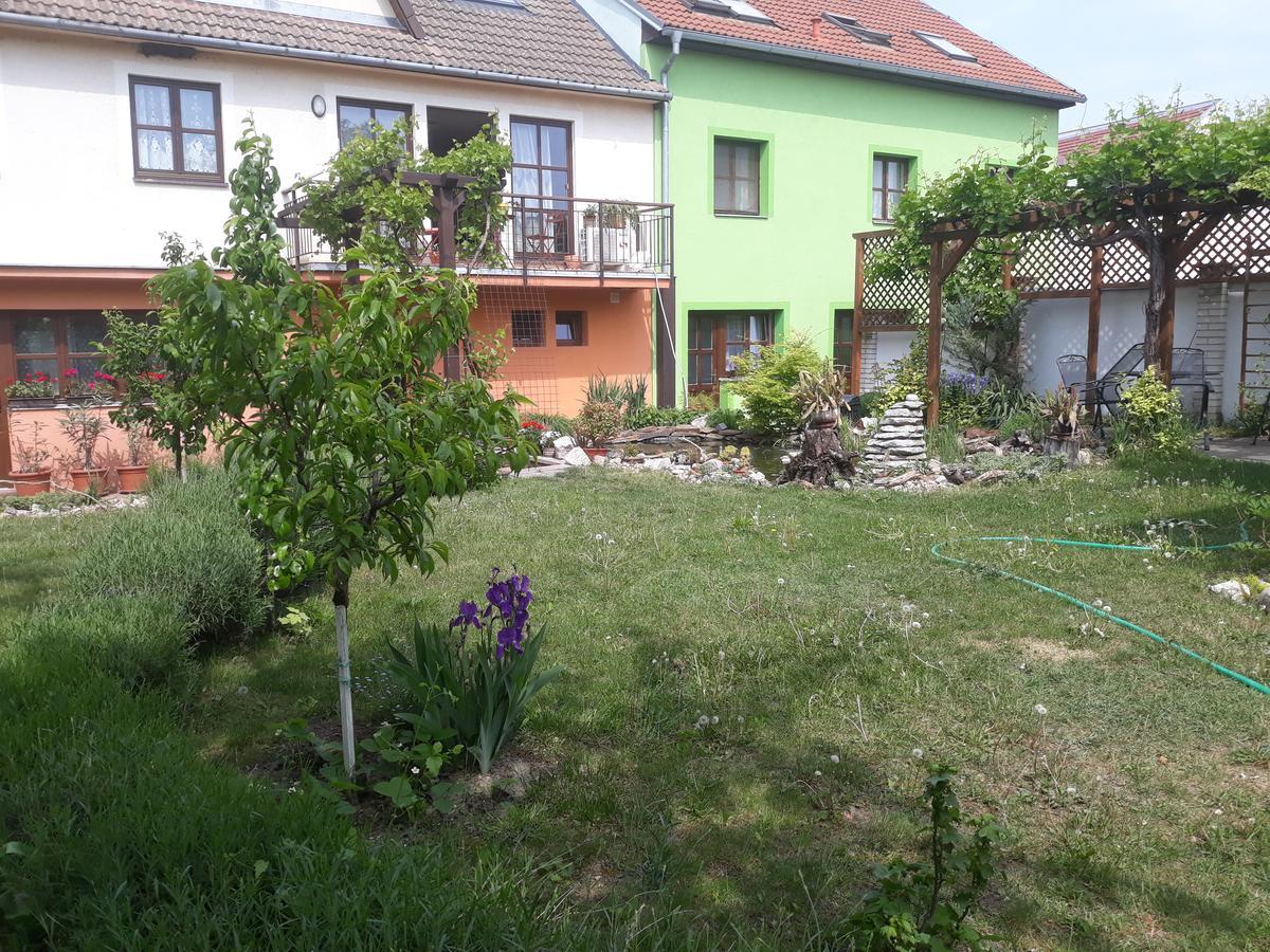 Pension Zeleny Strom Mikulov Zewnętrze zdjęcie